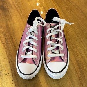 Brand new converse Junior size 5 sneakers. Fits women size 7-7.5